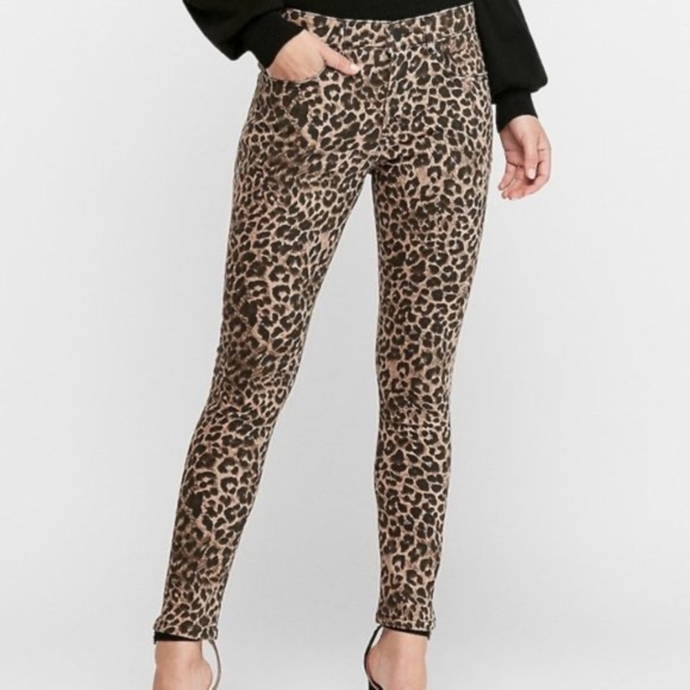 Express Cheetah Print ankle leggings